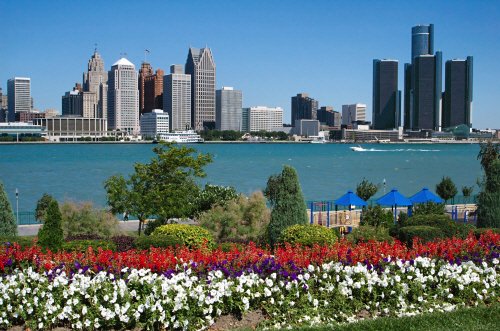 Cliquez sur l'image pour la voir en taille réelle

Nom : detroit-skyline-780x330-855x285.jpg
Affichages : 7138
Taille : 53,8 Ko
ID : 3516