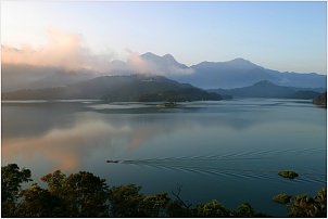 lac-du-soleil-et-de-la-lune_small.jpg