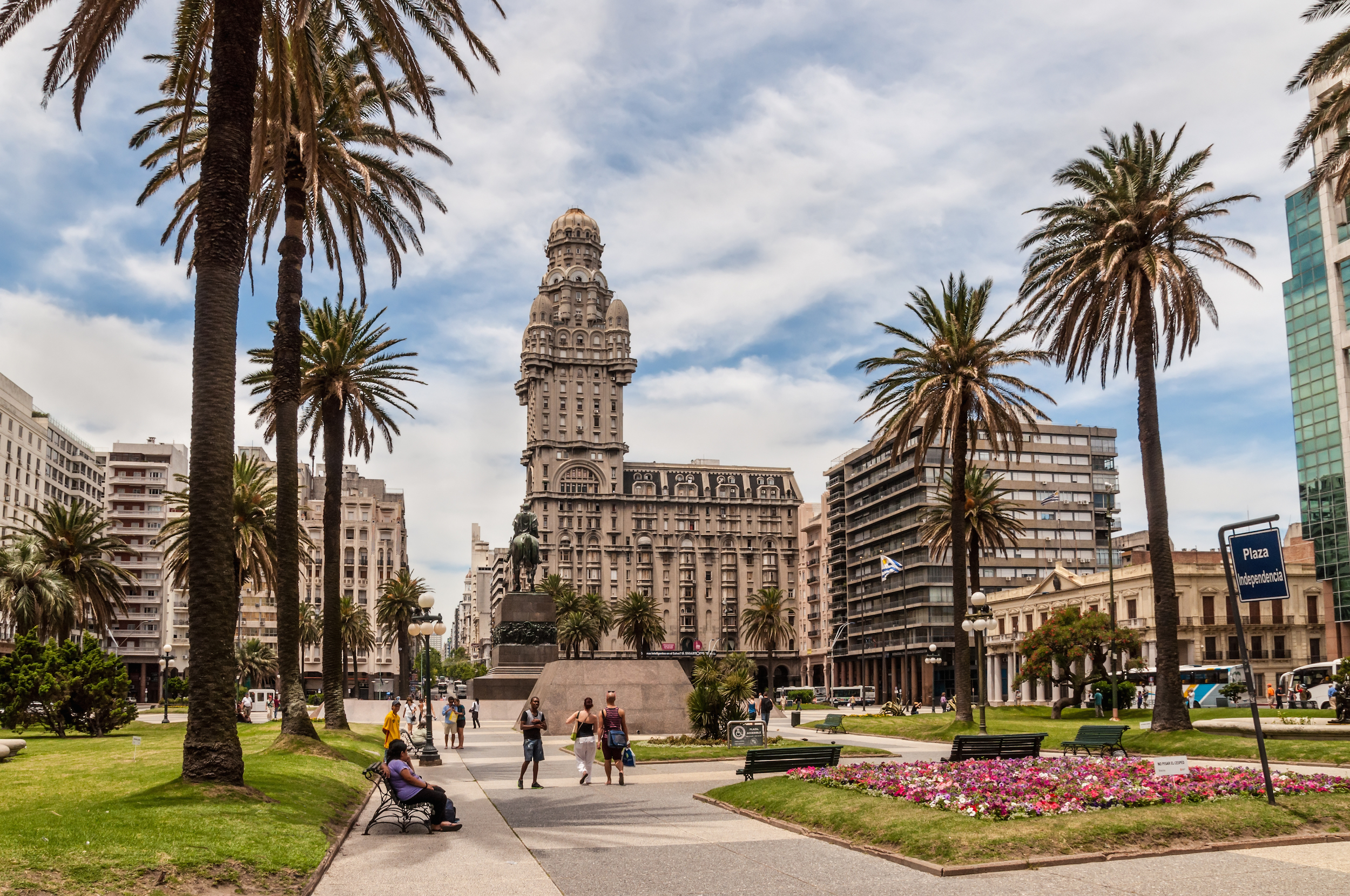 Montevideo (editorial) - PVT Uruguay