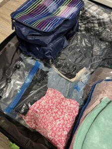 Packing suitcase travel bags