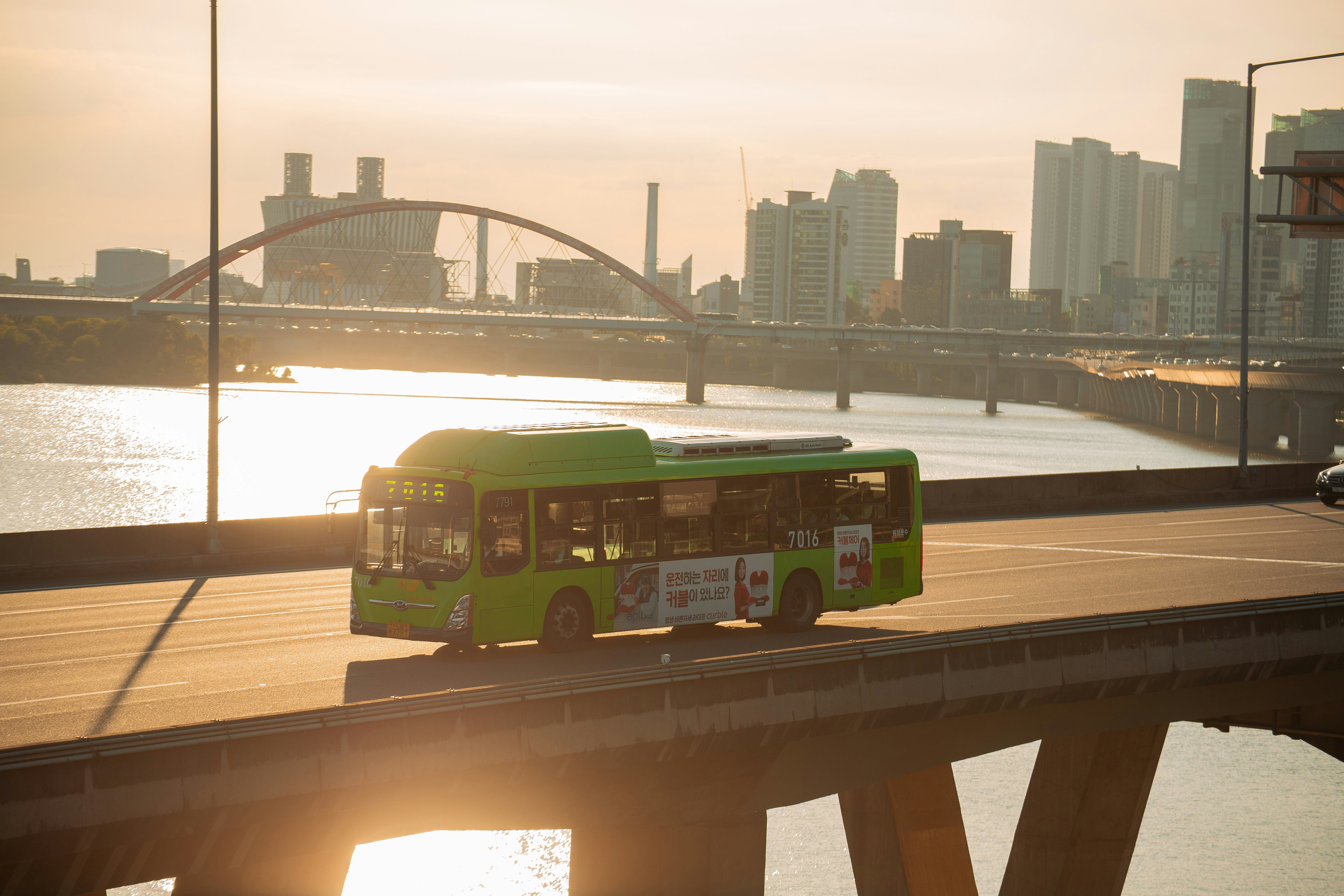 transports a seoul bus