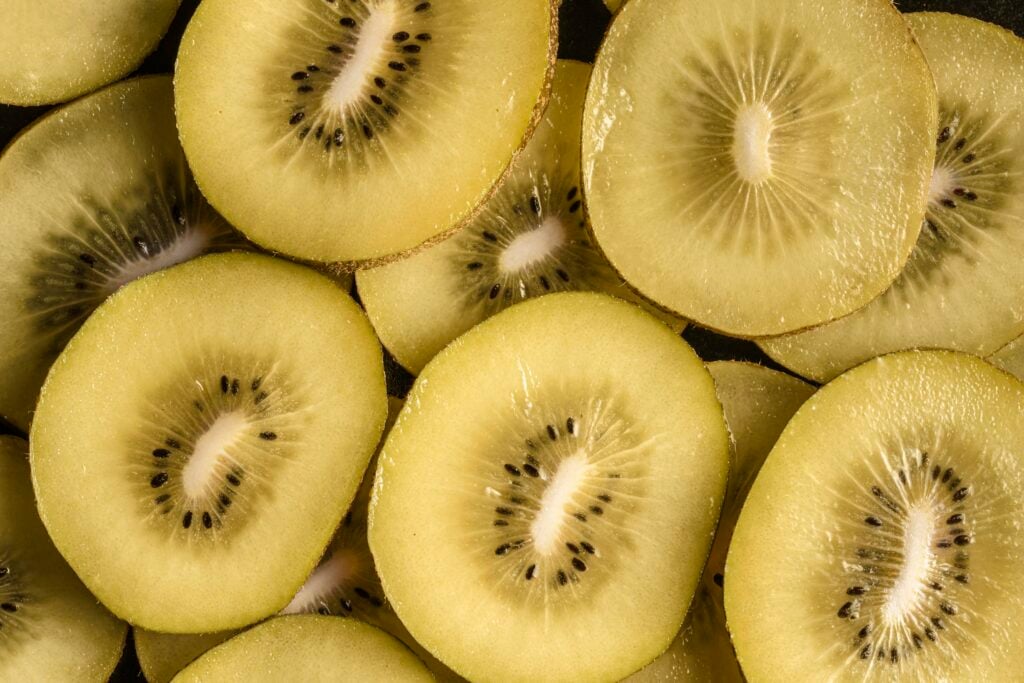 14 foods you must try in New Zealand: gold kiwifruit