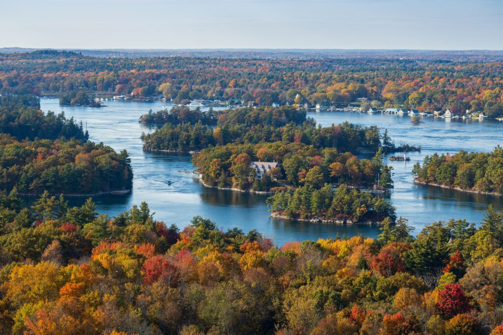 Canada’s hidden gems: Quieter alternatives to tourist hotspots - fall colours in Thousand Islands
