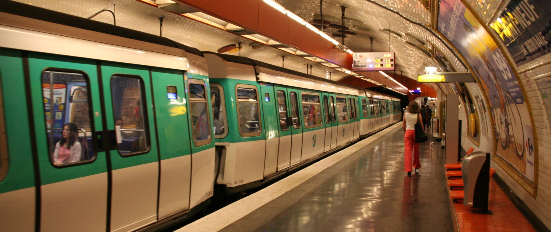 Theft in the Paris metro: How my backpack and laptop were stolen