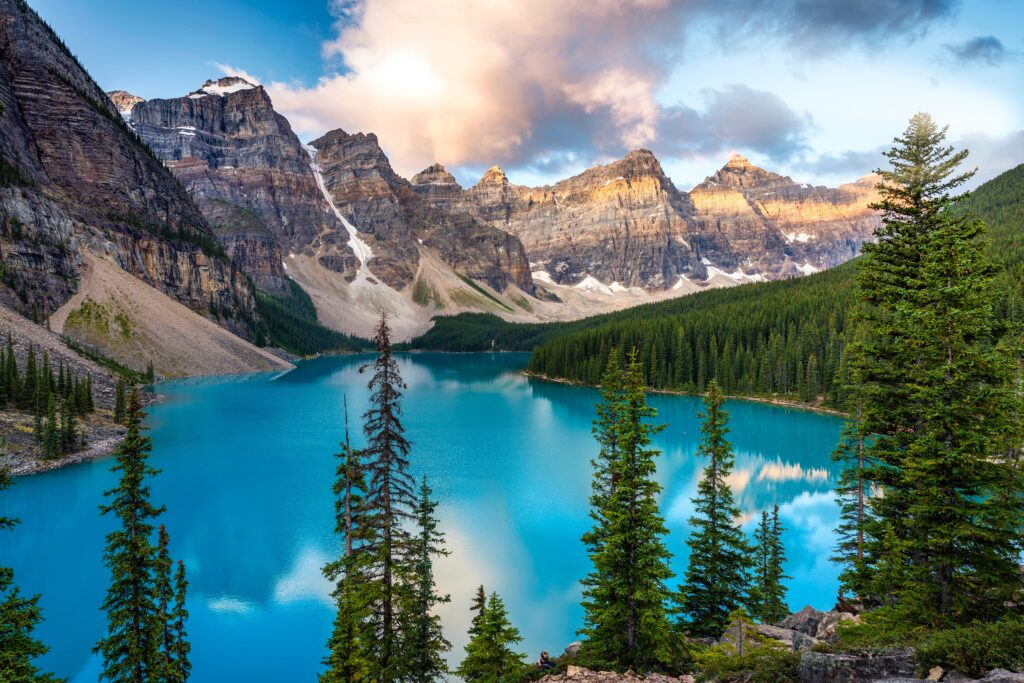 The ultimate Canada travel bucket list - Moraine Lake in the Rockies